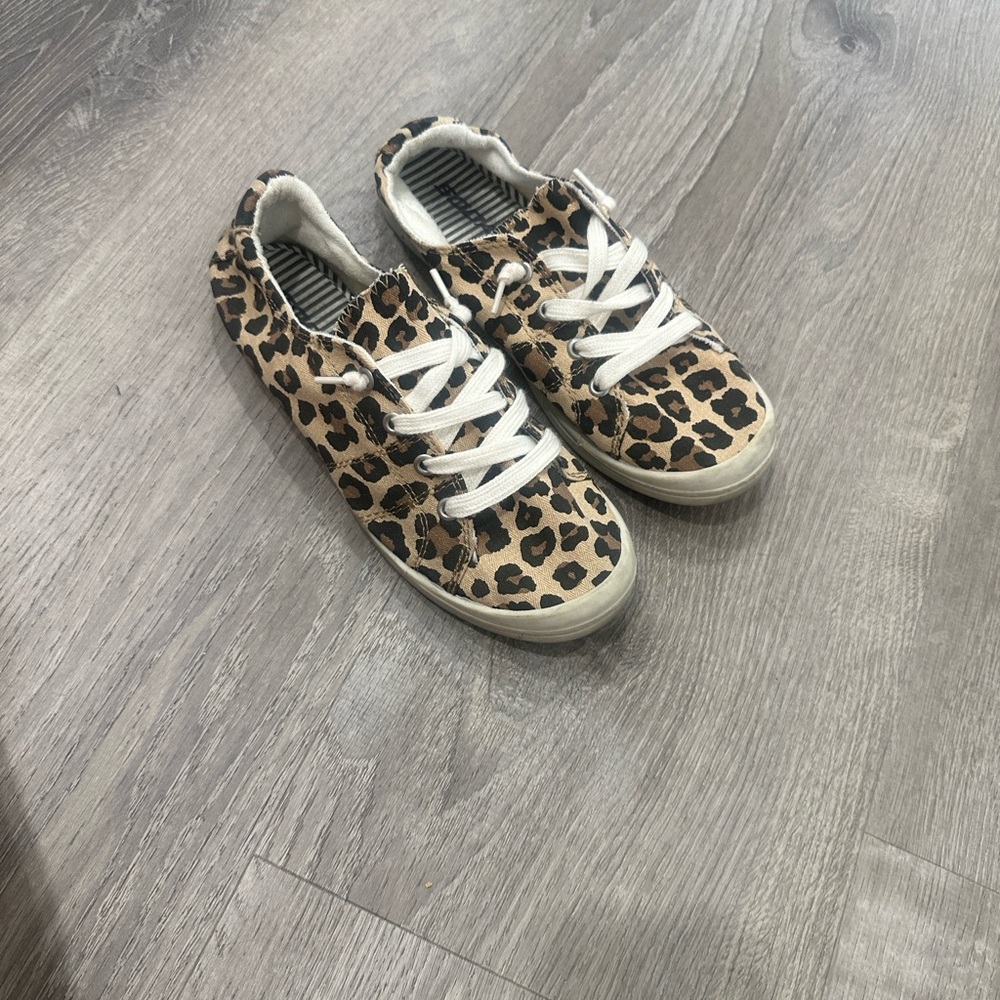 Soda Leopard Print Women's Sneakers